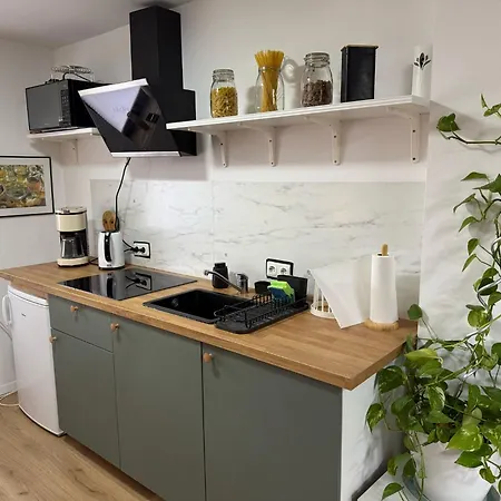 Moderne In Ruhiger Lage *