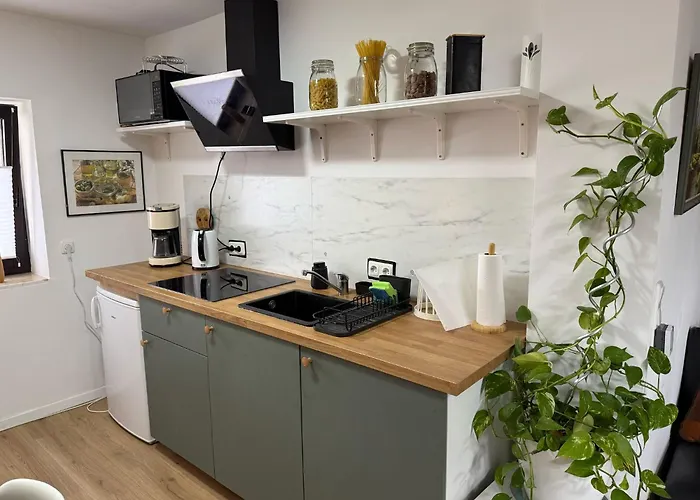 Moderne In Ruhiger Lage *