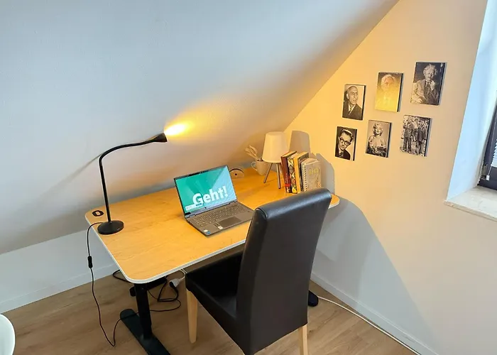 Moderne In Ruhiger Lage